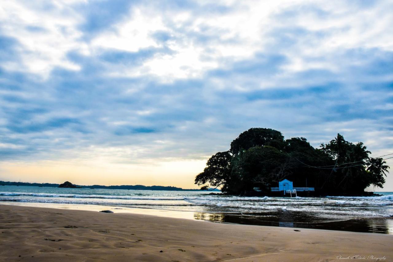 Tenasi Beach Resort Ахангама Экстерьер фото